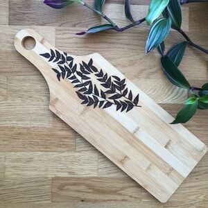 Beautiful Handcrafted Wooden Woodburnt Cheese Board Charcuterie Board NWOT 🌿